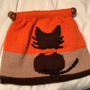 Adorable vintage look cat design hand knit handbag
